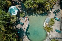 Coral Beach Lodge - Pool