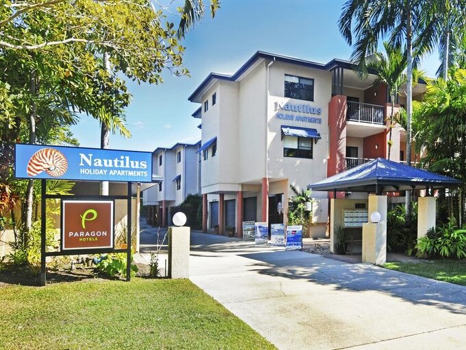 Nautilus Holiday Apartments Port Douglas - Entrance