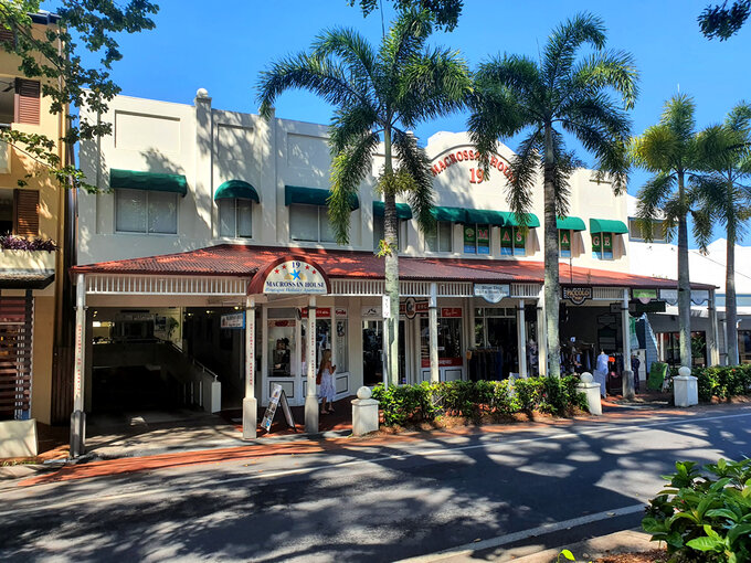 Macrossan House Boutique Holiday Apartments Port Douglas