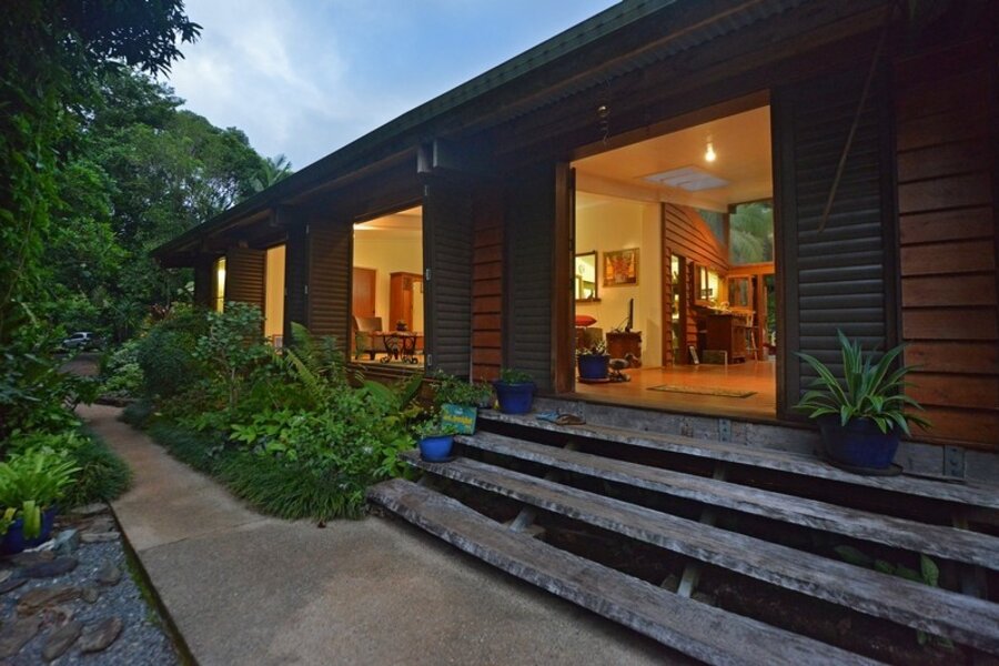 Cow Bay Homestay | Bed & Breakfast