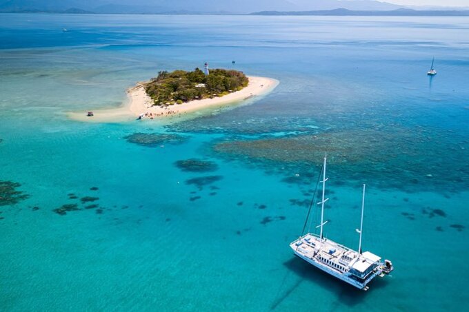 Wavedancer Low Isles Cruises