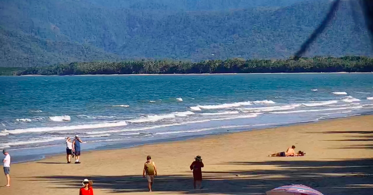 Port Douglas Beachcam and Weather Four Mile Beach