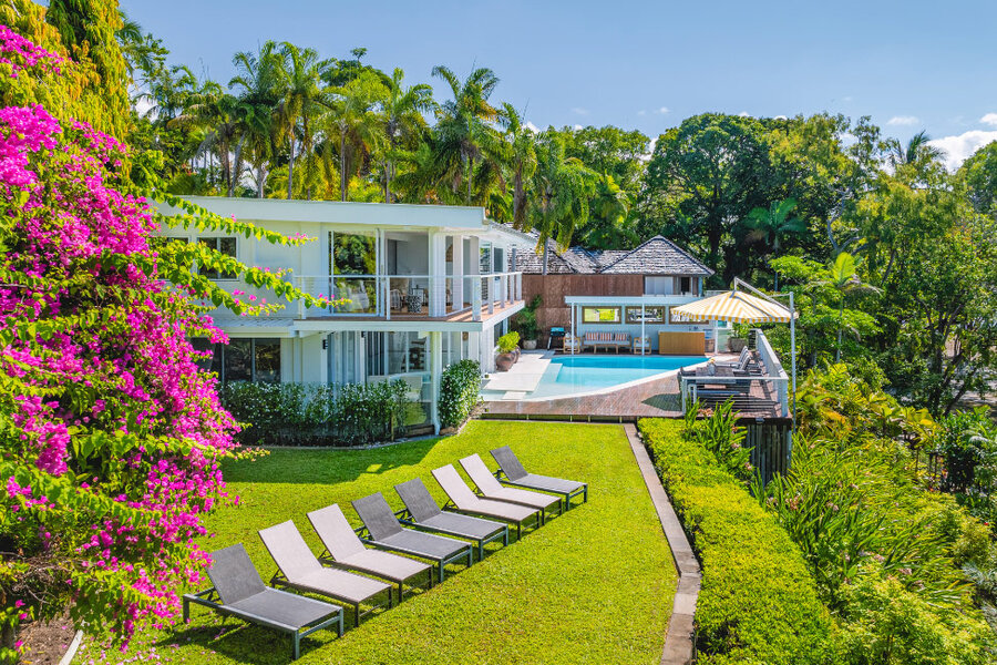 Modern home above Little Cove with panoramic Coral Sea views, Havana @ 15 Wharf Street