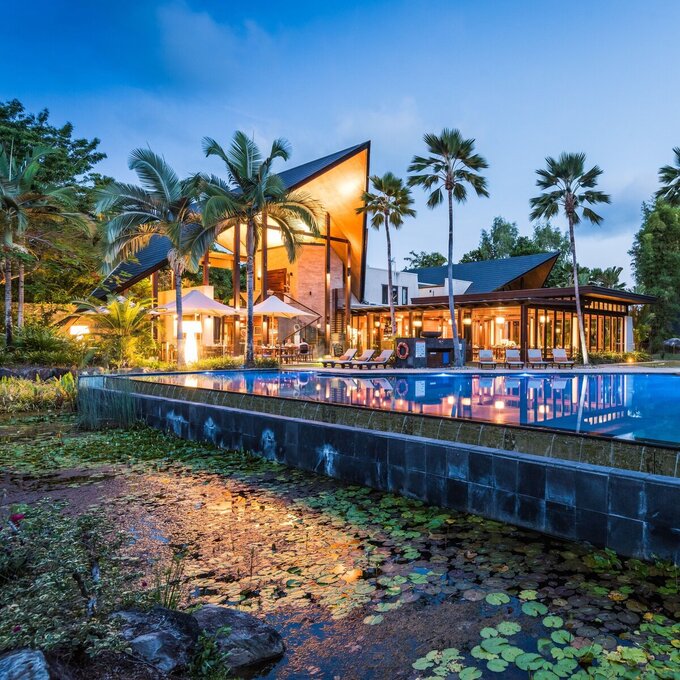 San-ti Restaurant & Bar